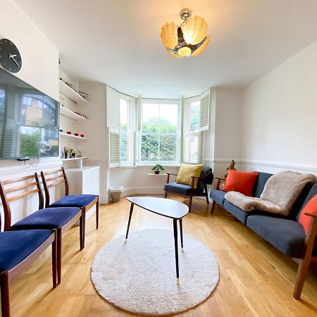 Pass The Keys Garden Apartment In Stockwell London Eksteriør bilde