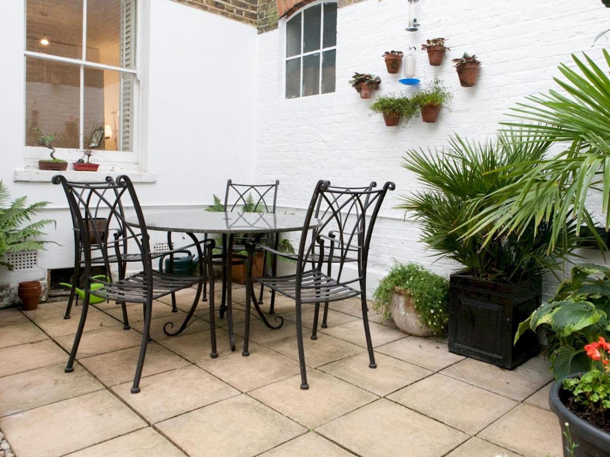 Pass The Keys Garden Apartment In Stockwell London Eksteriør bilde