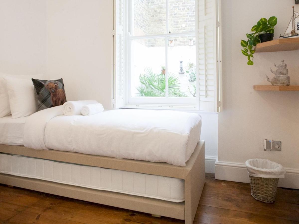 Pass The Keys Garden Apartment In Stockwell London Eksteriør bilde