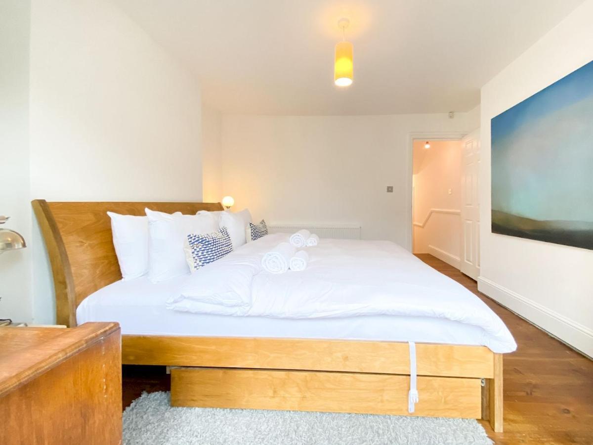 Pass The Keys Garden Apartment In Stockwell London Eksteriør bilde