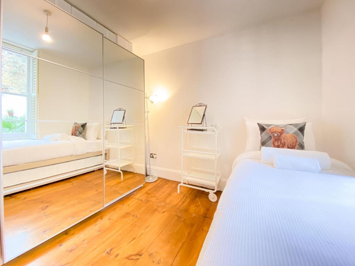 Pass The Keys Garden Apartment In Stockwell London Eksteriør bilde