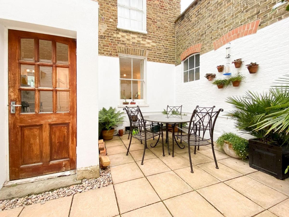 Pass The Keys Garden Apartment In Stockwell London Eksteriør bilde
