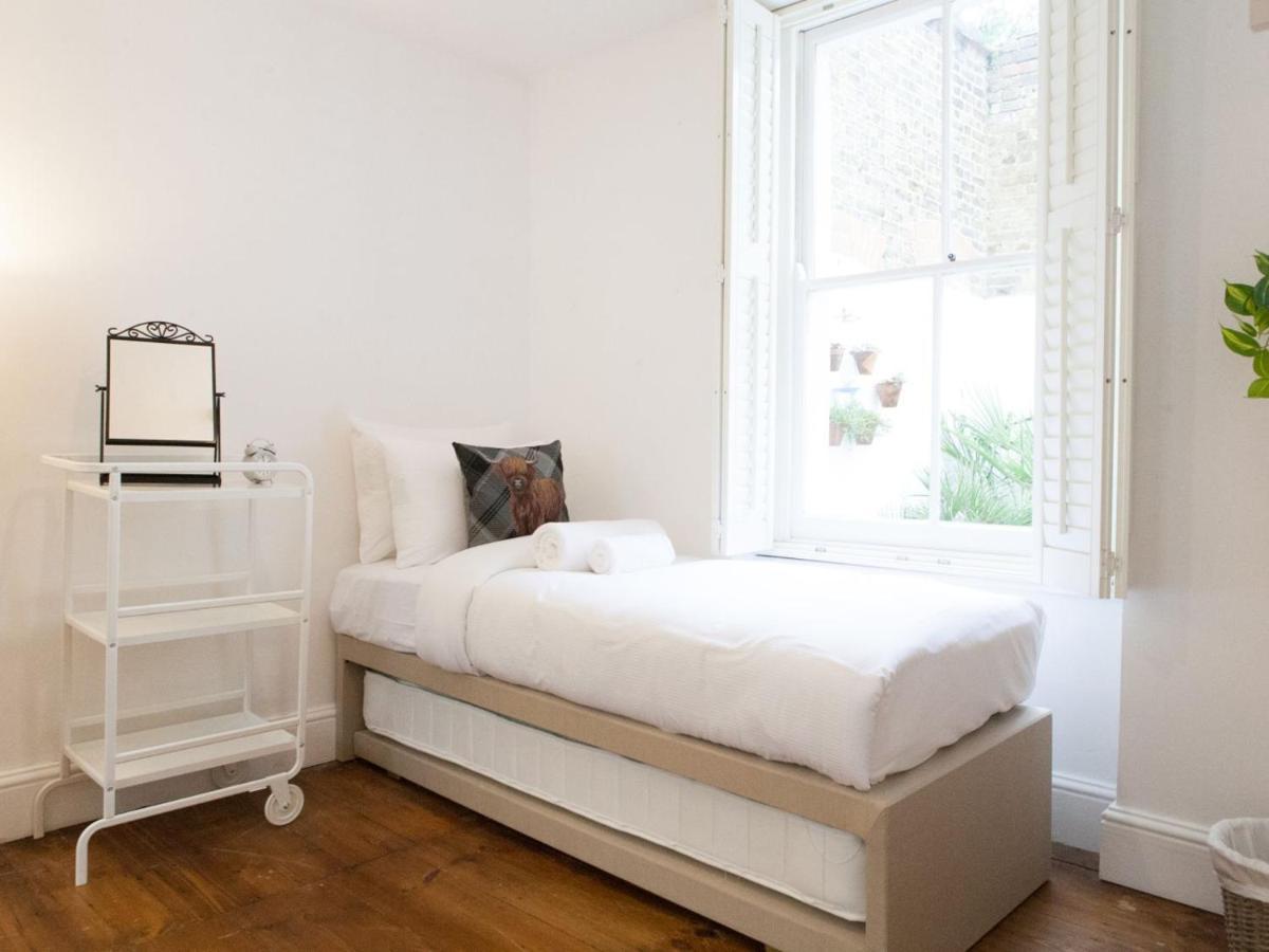Pass The Keys Garden Apartment In Stockwell London Eksteriør bilde