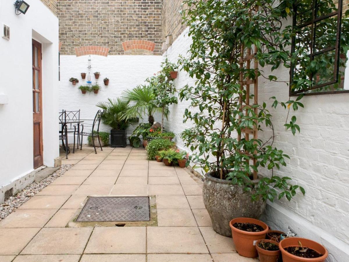 Pass The Keys Garden Apartment In Stockwell London Eksteriør bilde