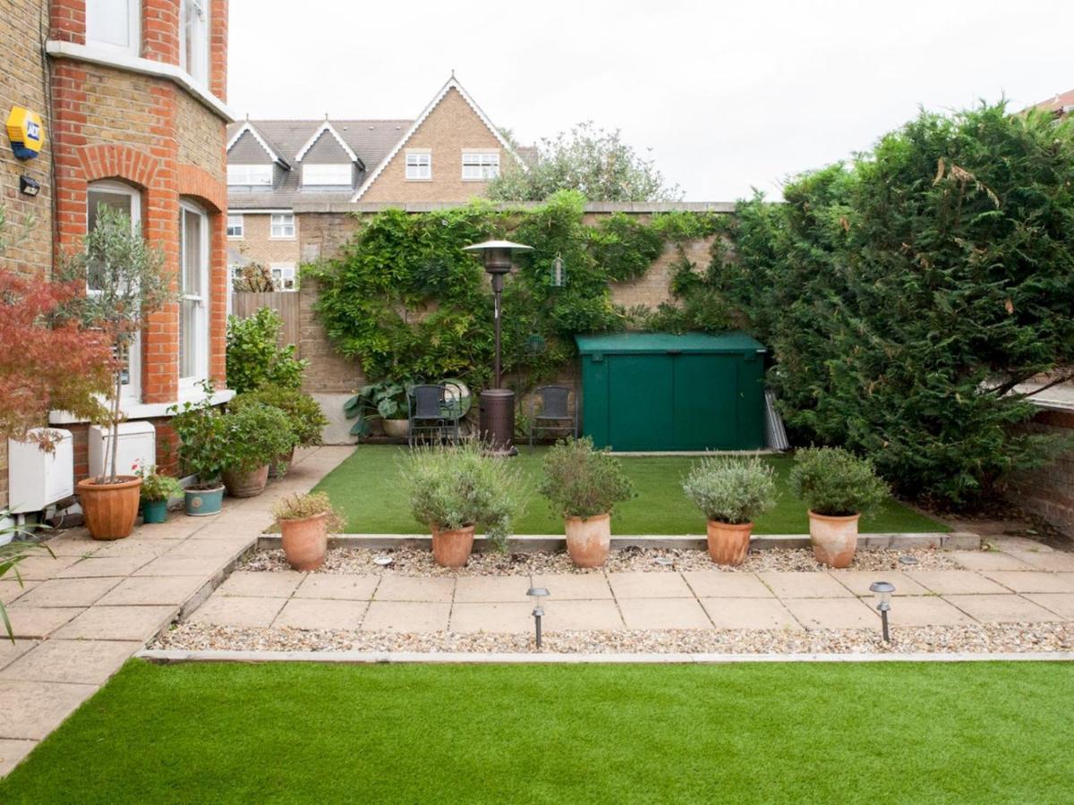 Pass The Keys Garden Apartment In Stockwell London Eksteriør bilde