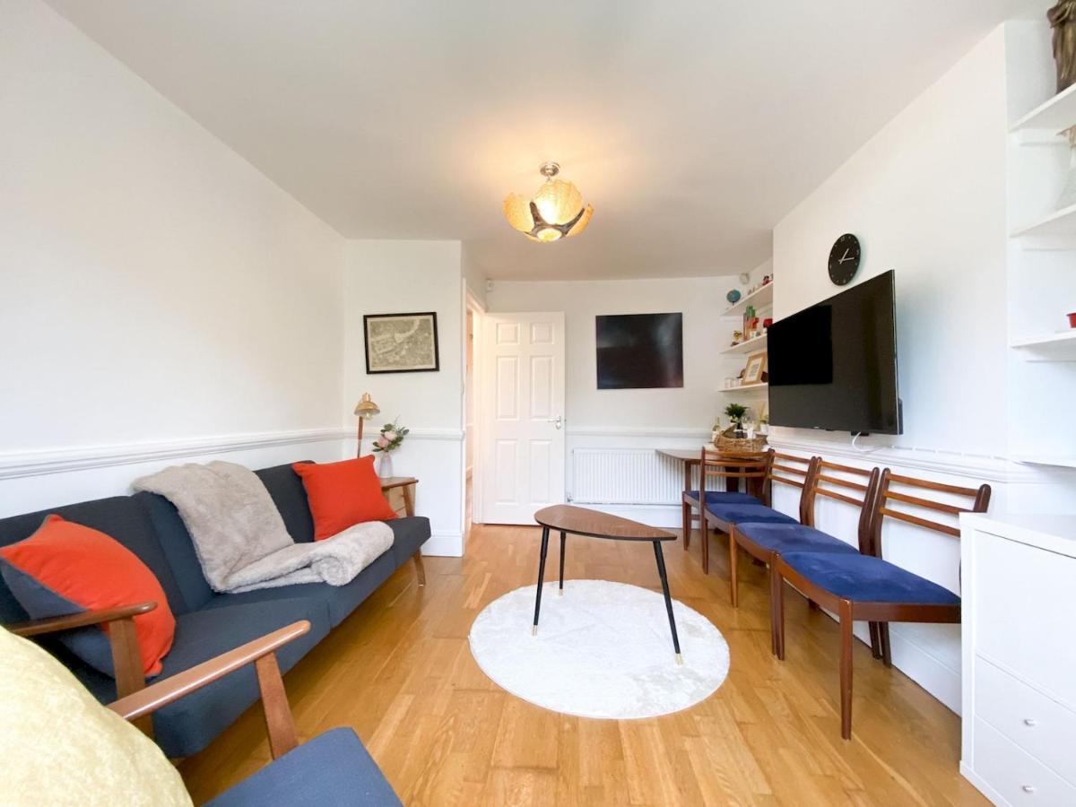 Pass The Keys Garden Apartment In Stockwell London Eksteriør bilde
